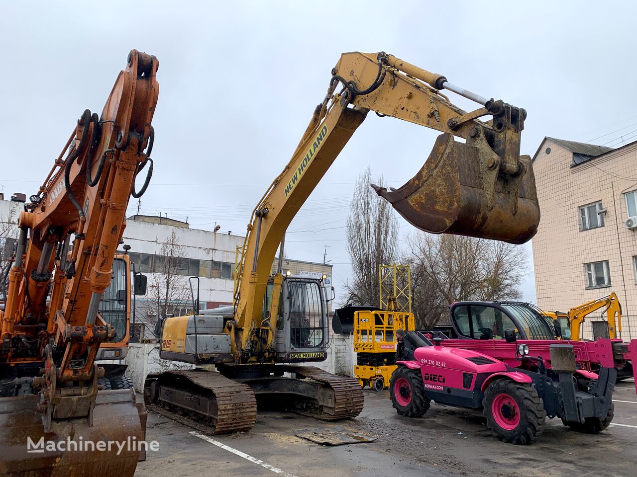 багер гасеничар New Holland E215