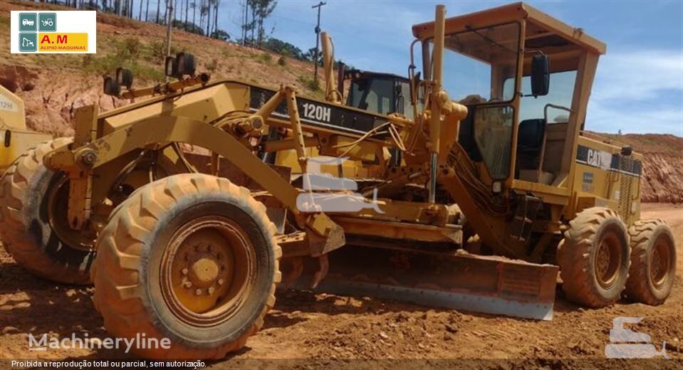 грејдер Caterpillar 120H