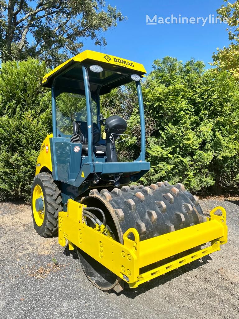 вибрационен валјак за земја BOMAG BW124 PDH-5